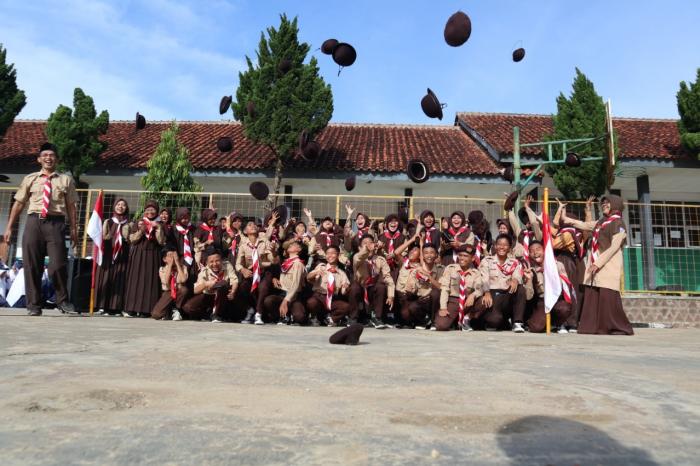 38 Peserta Didik MTs. Negeri 3 Tasikmalaya dilantik menjadi Penggalang Rakit dan Terap